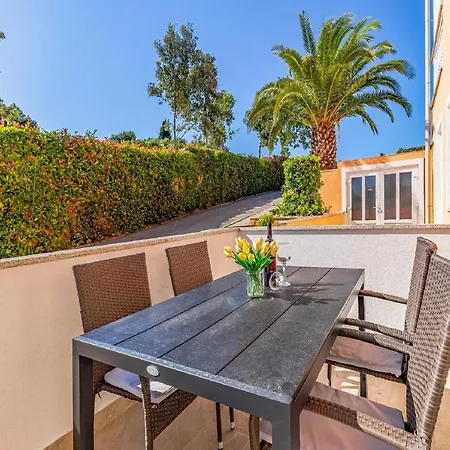 With Pool For 4 Apartament Banjole