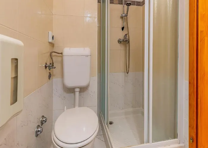 With Pool For 4 Apartment